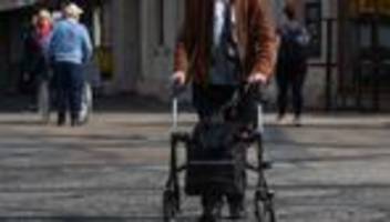 Pflege: Brandenburg stärkt Nachbarschaftshilfe für Pflegedürftige