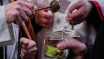 Schräge Segnungen: In Spanien wird sogar eine Schnecke gesegnet