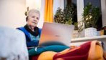 Soziales: Mehr Ältere nutzen Angebot von Silbernetz gegen Einsamkeit