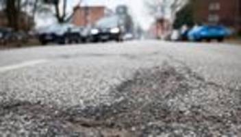 Verkehr: Vorsicht auf den Straßen: ADAC warnt vor Schlaglöchern
