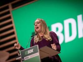 Merz-Strategie ist gescheitert: Grüne fordern Gegenzölle im Grönland-Streit