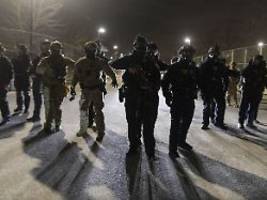 Vorgehen gegen Demonstranten : Gericht setzt ICE-Beamten in Minnesota Grenzen