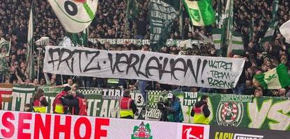 Fußball-Bundesliga: Werder-Bremen-Fans verspotten Sportchef bei Remis gegen Eintracht Frankfurt