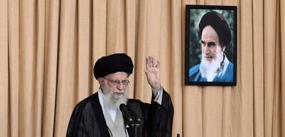 Iran: Ali Khamenei gibt Donald Trump für Aufstand