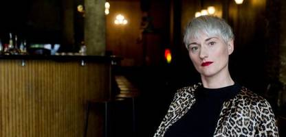 karola oswald: »ich weiß, wie man mit einer schusswaffe sicher umgeht«