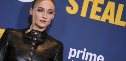 sophie turner mag superreiche bösewichte