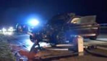 unfall mit wildschweinen: verletzter mann nach wildunfall auf der a2