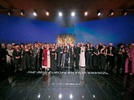 sechsfach ausgezeichnet: europäischer filmpreis geht an sentimental value