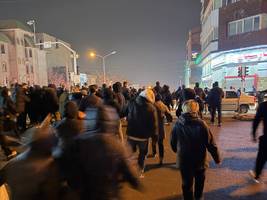 proteste in iran: „sie haben mit maschinengewehren in die menge geschossen“