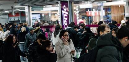 spanien: schweres zugunglück mit mindestens zehn toten und 100 verletzten