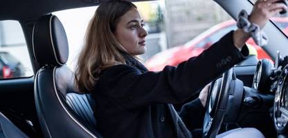 führerschein: fahrschulen beklagen sinkende anmeldungen wegen angekündigter preisreform