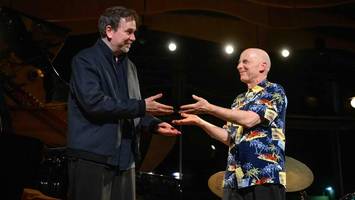 Trump und dem Chaos auf der Welt begegnen: Diese Konzerte zeigen einen Weg