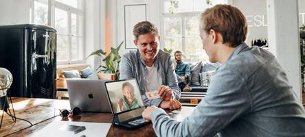 Oma geht online: Ein Münchner Start-up holt Senioren in den Familienchat