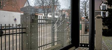 wieder vandalismus am dorfplatz in inningen