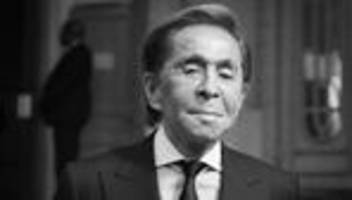Modedesigner: Italienischer Designer Valentino gestorben