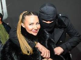 Es war übel: Rapper Haftbefehl hat erste Nase-OP hinter sich