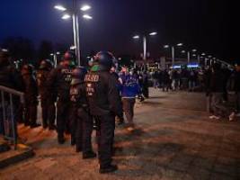 Schwere Vorwürfe gegen Polizei: Erschreckende Gewalt bei Hertha-Spiel beschäftigt die Politik