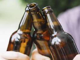 Weniger Alkohol bei Jugendlichen: Suchtbeauftragter fordert Ende des begleiteten Trinkens