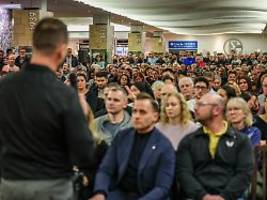 Wir schaffen etwa 100 pro Tag: Polizei startet riesige Vernehmungsrunde in Gelsenkirchen