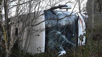 Schwerer Busunfall in Thüringen – mehrere Menschen verletzt