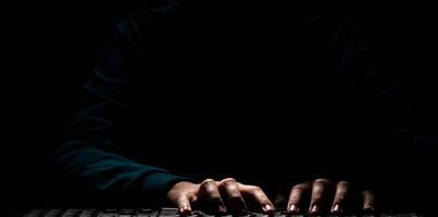 jugendlicher soll mädchen über sadistennetz bedroht haben