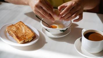 Vitamin B12: Welche Lebensmittel vor einem Mangel schützen