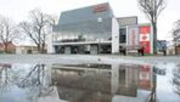 6.000 liter wasser ausgetreten: nach wasserschaden: theater bautzen nimmt betrieb wieder auf