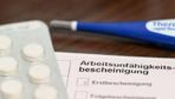 Arbeitsunfähigkeit: Kasse: Krankheitsausfälle im Job auch 2025 auf hohem Niveau