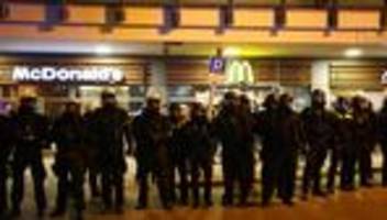 Demonstration: Pro-kurdische Demo: Polizisten durch Böller verletzt