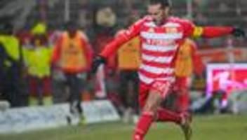Fußball-Bundesliga: Unterschrift bei Club-Party: Trimmel bleibt bei Union