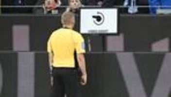 Fußball-Regeln: Mehr Macht für Video-Referees: Auch Ecken auf Prüfstand