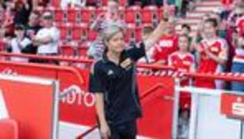Verhandlungen mit DFB: Union-Chefin zum Streit im Frauenfußball: Tür nie zu