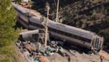 wie sicher ist zugfahren?: experte zu zugunglücken: mensch ist häufigste schwachstelle