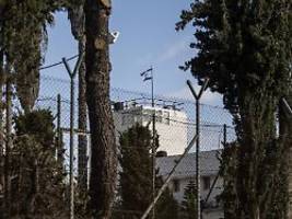 Mit schwerem Gerät : Israel zerstört Zentrale von UN-Palästinenserhilfswerk