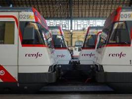 neues zugunglück in spanien: regionalzug bei barcelona entgleist - ein toter, vier schwerverletzte