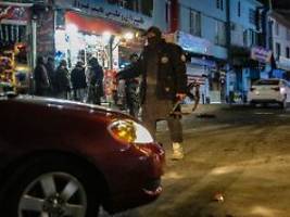 sieben tote, viele verletzte: is bekennt sich zu anschlag auf china-restaurant in kabul
