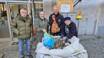 kartoffelaktion in lichterfelde: in zwei stunden mehr als 50 abnehmer
