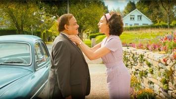 Pointen-Feuerwerk in Pastell: „Die progressiven Nostalgiker“