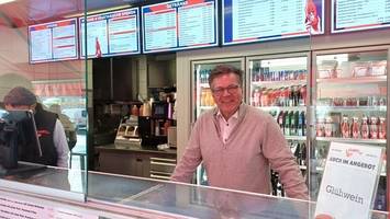 „Curry 36 verkaufen? Niemals!“: Wie ein Kreuzberger Wurst-Imperium entstand