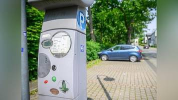 28 neue Parkscheinautomaten an der Elbe: Ticketmuffel haben miese Karten
