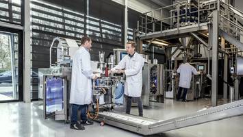 bratwurst aus dem bioreaktor? dieses unternehmen macht es möglich