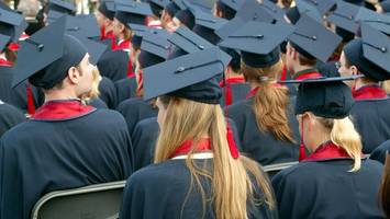 Junge Juristen unter Druck: Harter Kampf um Referendariat und Arbeitsplätze