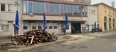trümmerhaufen vor der marktgaststätte: so laufen die arbeiten auf dem stadtmarkt