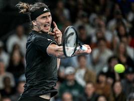 Australian Open: Zverev beißt sich durch in Runde drei