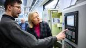 Fachkräfte: Bas sieht Chancen in überbetrieblicher Ausbildung