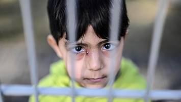 untergetauchte flüchtlinge: „hatten angst, dass er den winter nicht überlebt“