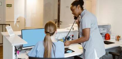 Krankmeldung: Friedrich Merz will strengere Regeln für Fehlzeiten durchsetzen