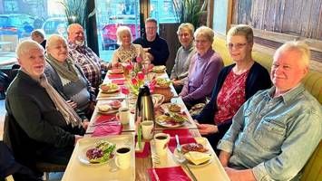 zweites wohnzimmer „oxen café“: beim kaffeetrinken freunde finden