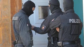 Schlag gegen Rockergruppe: Polizei stürmt Wohnungen und Clubhaus