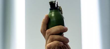 Frau findet bei Wohnungsauflösung Handgranate und Pistole eines toten Mieters